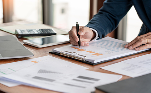 如何申請勞動派遣許可證？