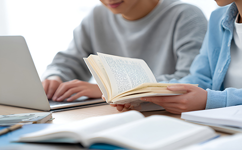 會計(jì)記賬報(bào)稅費(fèi)用多少？